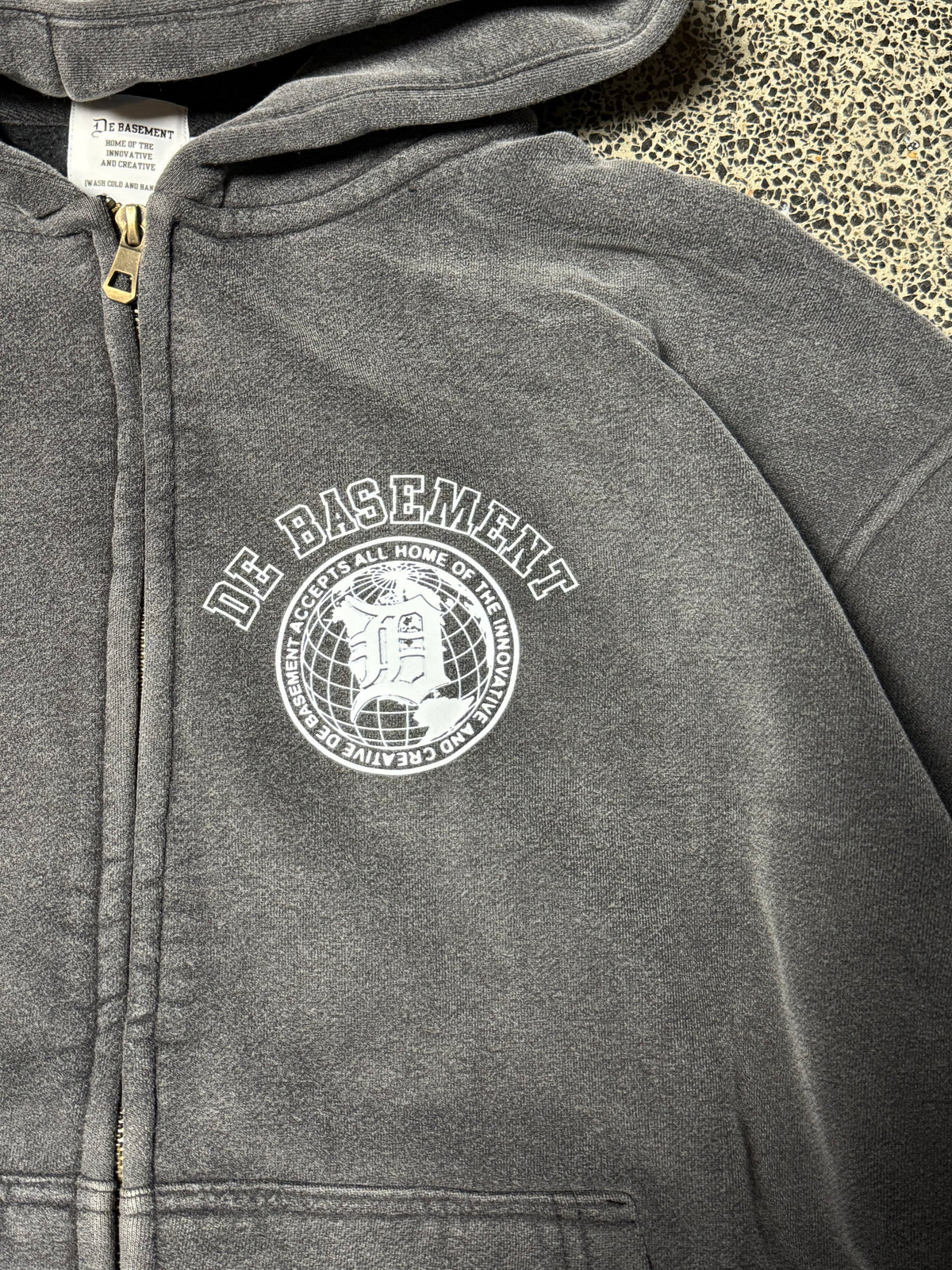 vintage wash university zip up (dark grey)